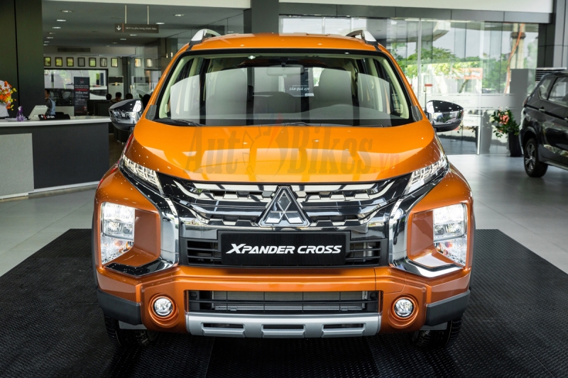 mitsubishi xpander cross khac gi so voi xpander thuong