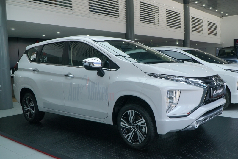 mitsubishi xpander cross khac gi so voi xpander thuong